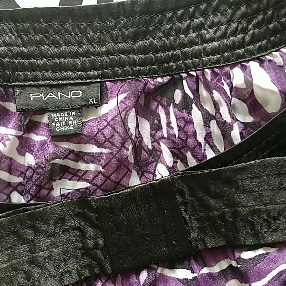 Beautiful Printed Top - Picture 3 of 4